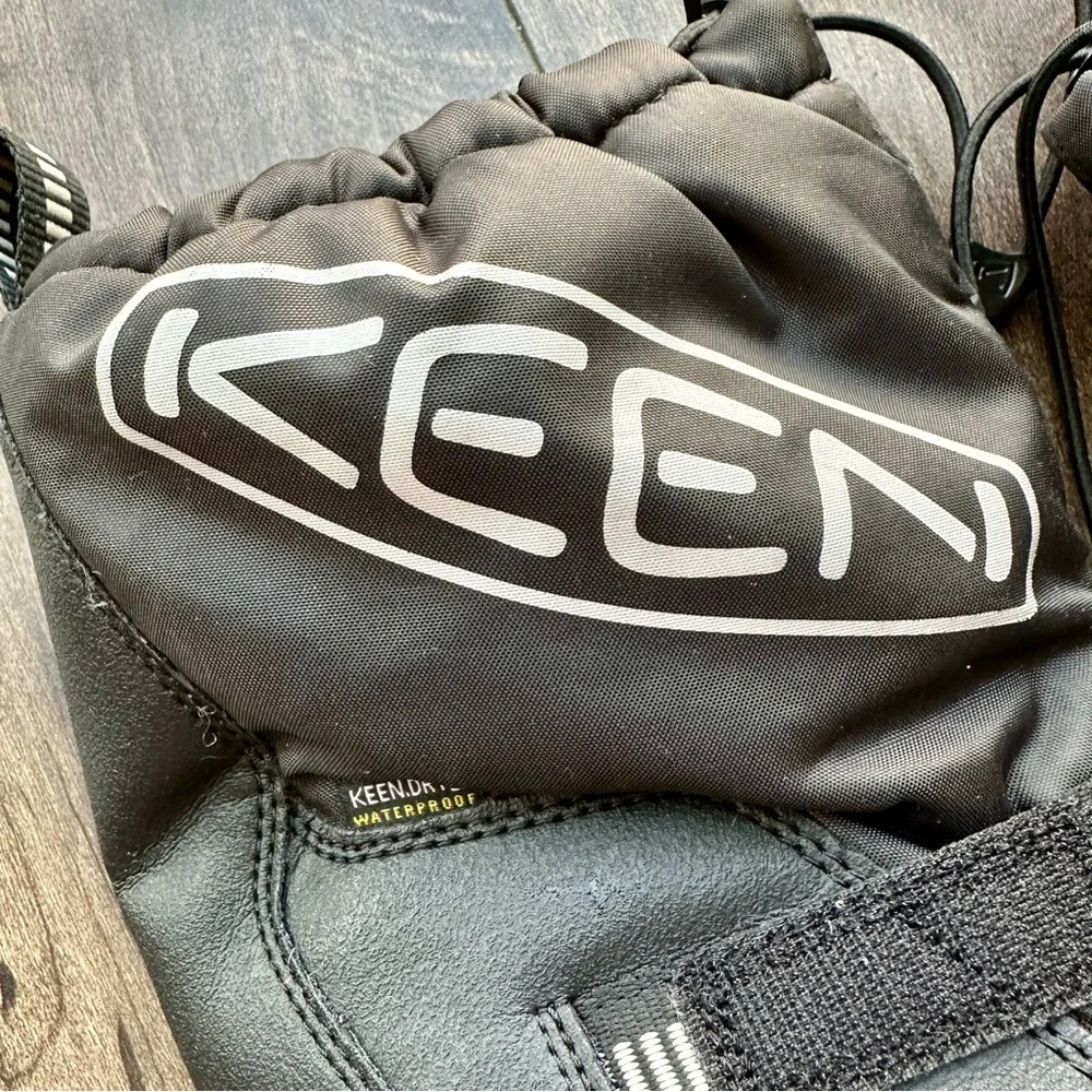 KEEN Kids Snow Troll Waterproof Insulated Winter Boots - Size 2 - Black Silver